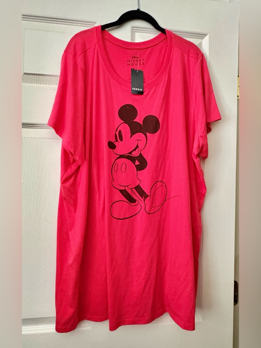 Torrid Sz 3X and 4X berry red Mickey Mouse crew short-sleeved T-Shirt NWT